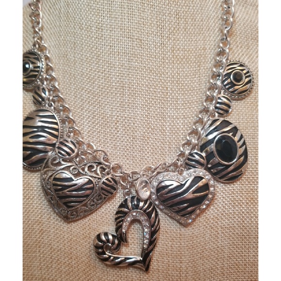 {Necklace} Animal Print Heart Necklace - Picture 2 of 3